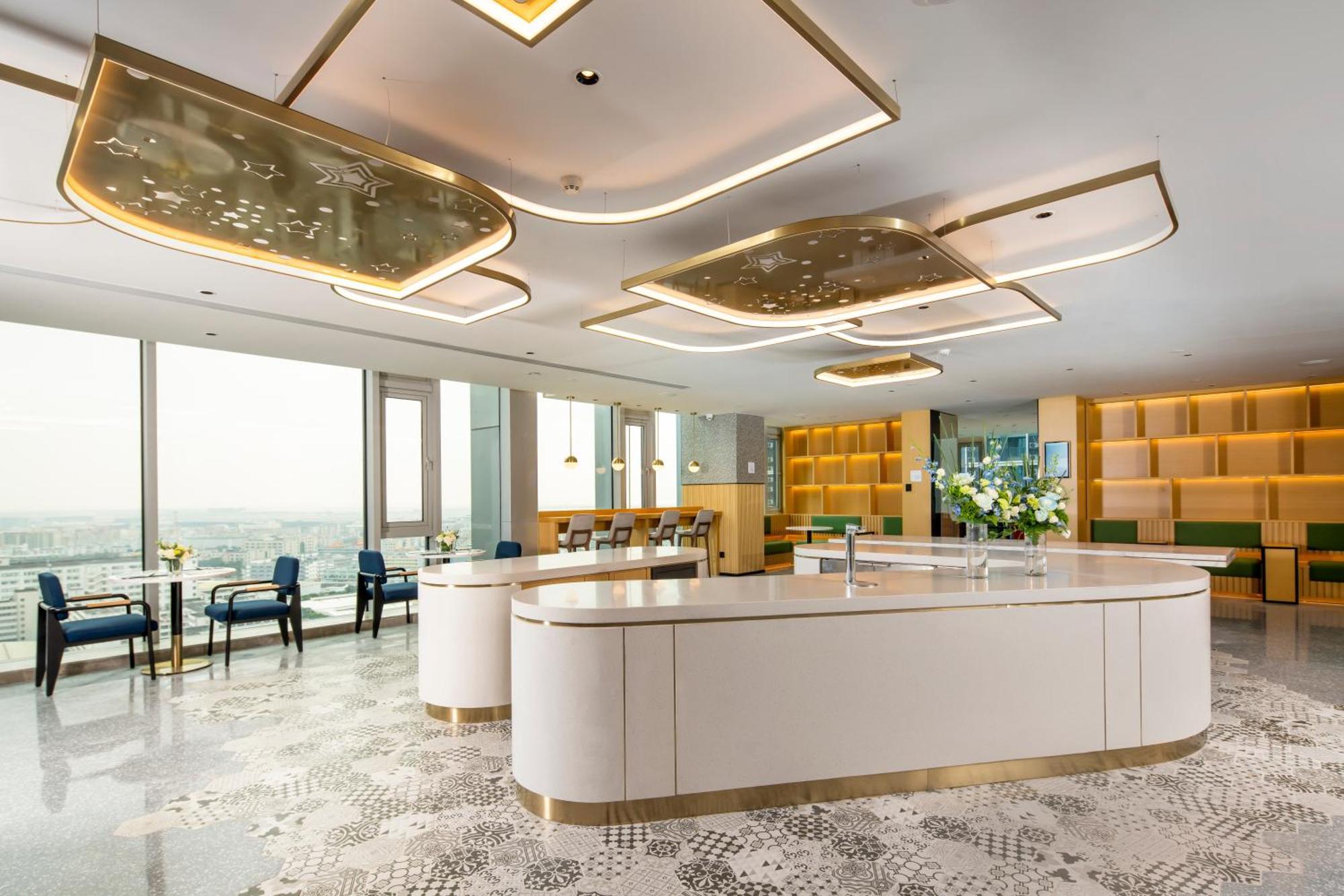 Hilton Garden Inn Shenzhen Baoan Huaide Exterior foto
