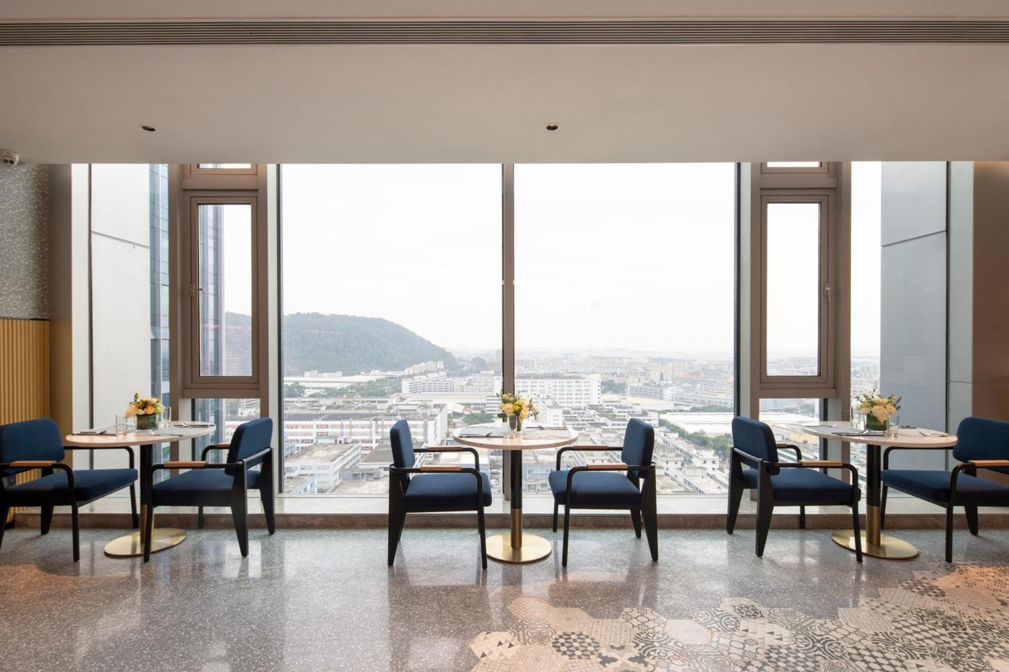 Hilton Garden Inn Shenzhen Baoan Huaide Exterior foto